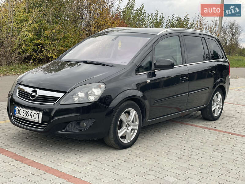 Минивэн Opel Zafira 2011 в Староконстантинове