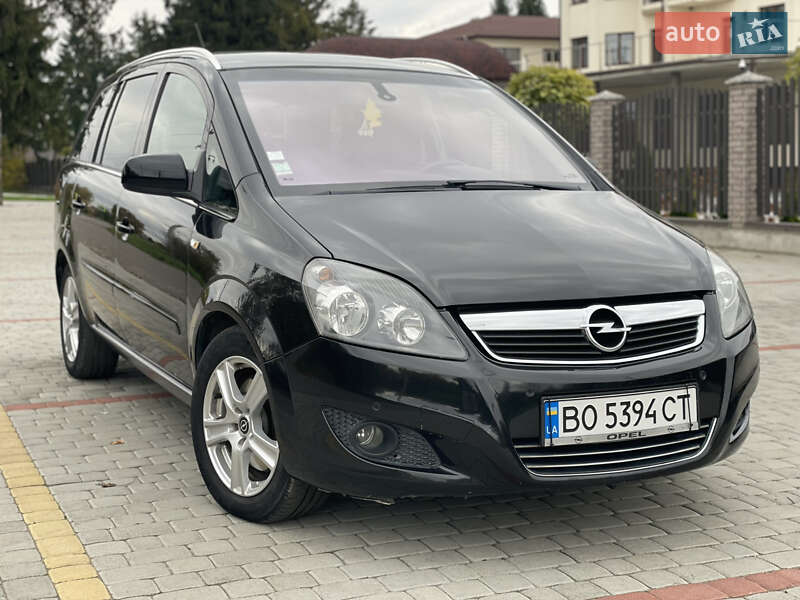 Минивэн Opel Zafira 2011 в Староконстантинове