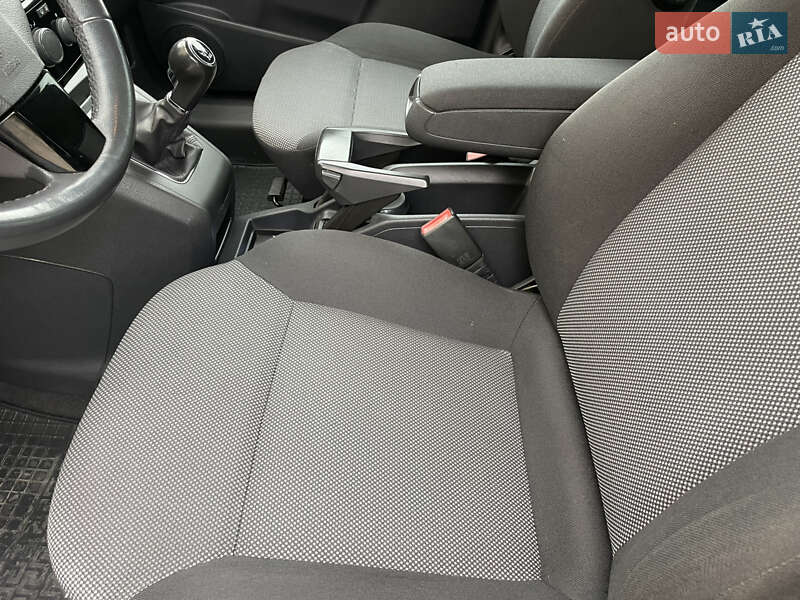 Минивэн Opel Zafira 2011 в Староконстантинове