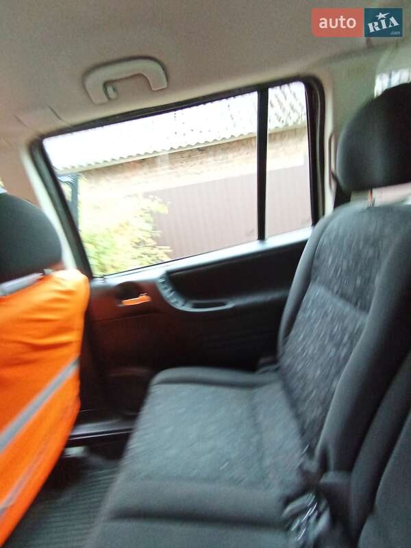 Минивэн Opel Zafira 2002 в Дубно