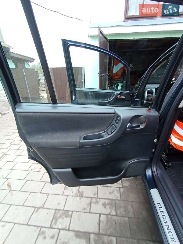 Минивэн Opel Zafira 2002 в Дубно