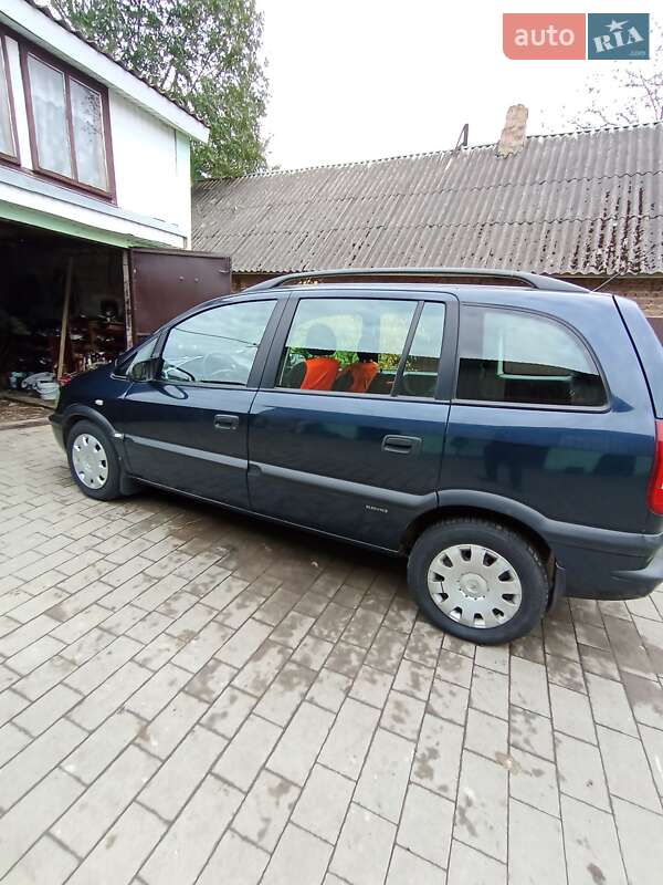 Минивэн Opel Zafira 2002 в Дубно