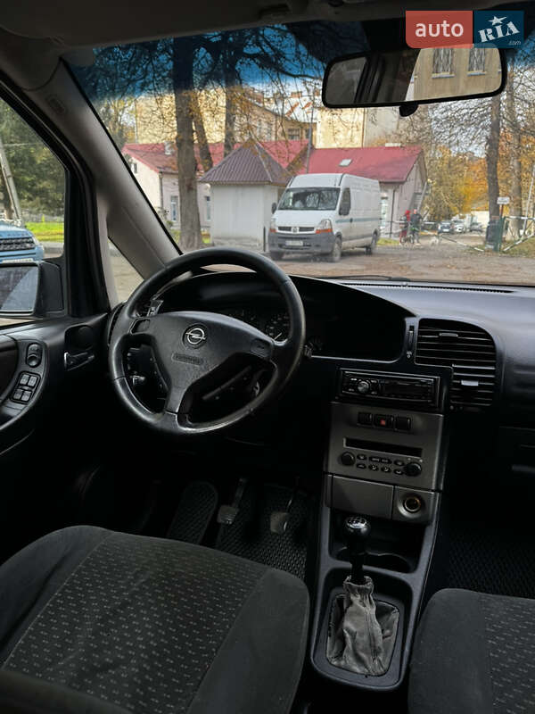 Минивэн Opel Zafira 2003 в Львове