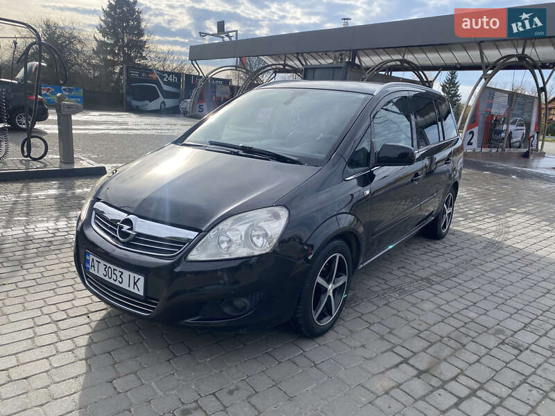 Минивэн Opel Zafira 2010 в Ивано-Франковске