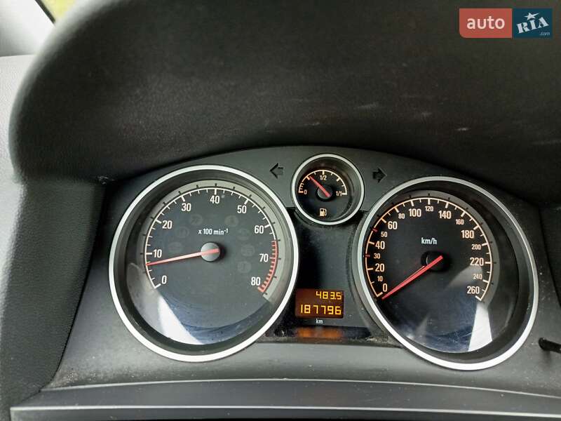 Мінівен Opel Zafira 2009 в Києві фото 30 Мінівен Opel Zafira 2009 в Києві