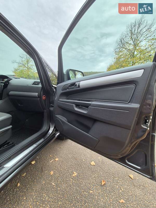 Минивэн Opel Zafira 2011 в Львове фото 25 Минивэн Opel Zafira 2011 в Львове