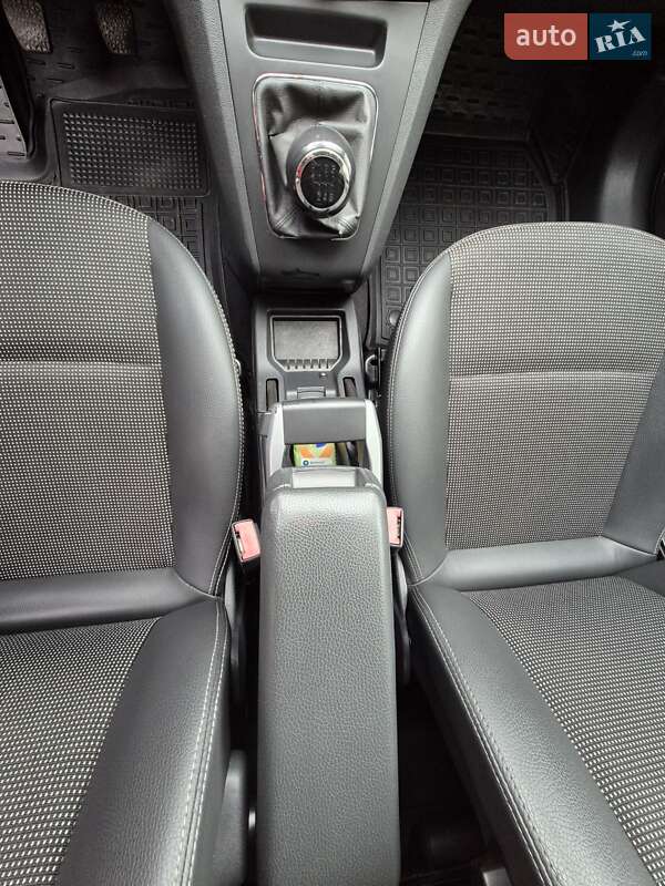 Минивэн Opel Zafira 2011 в Львове фото 40 Минивэн Opel Zafira 2011 в Львове