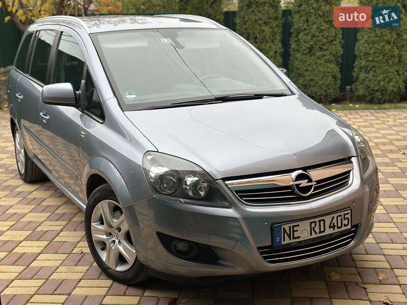 Минивэн Opel Zafira 2010 в Виннице