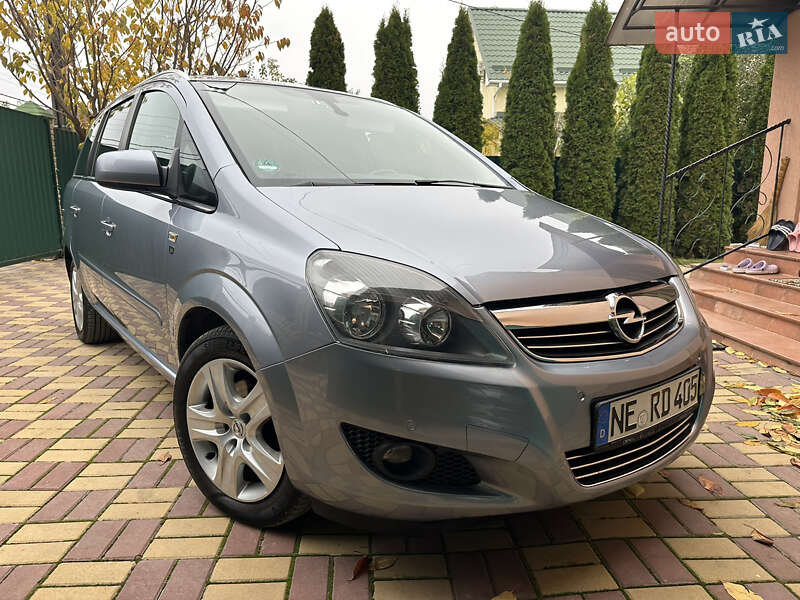 Минивэн Opel Zafira 2010 в Виннице