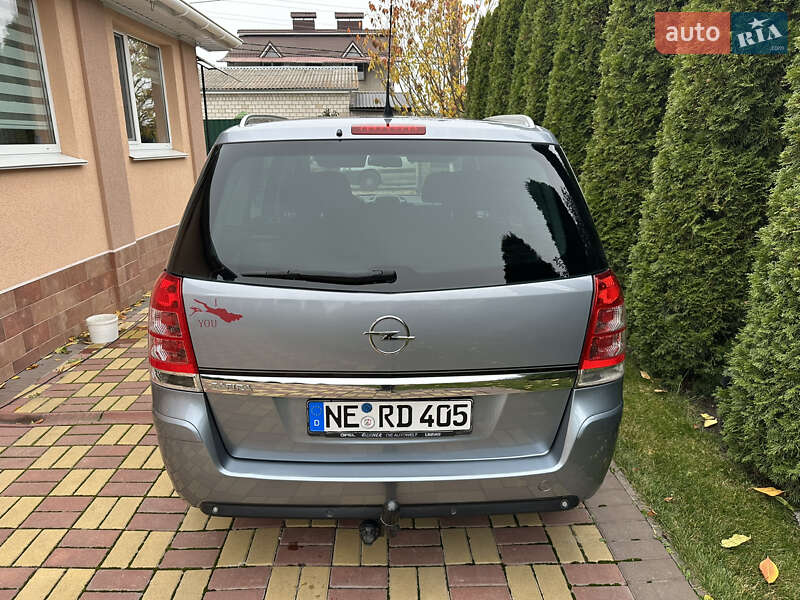 Минивэн Opel Zafira 2010 в Виннице