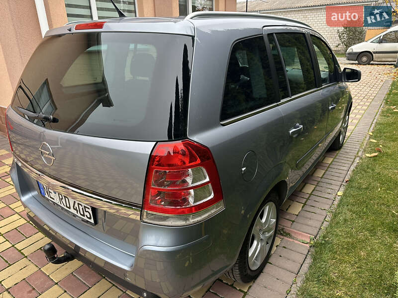 Минивэн Opel Zafira 2010 в Виннице