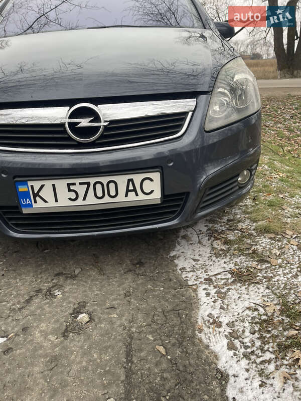 Минивэн Opel Zafira 2007 в Конотопе