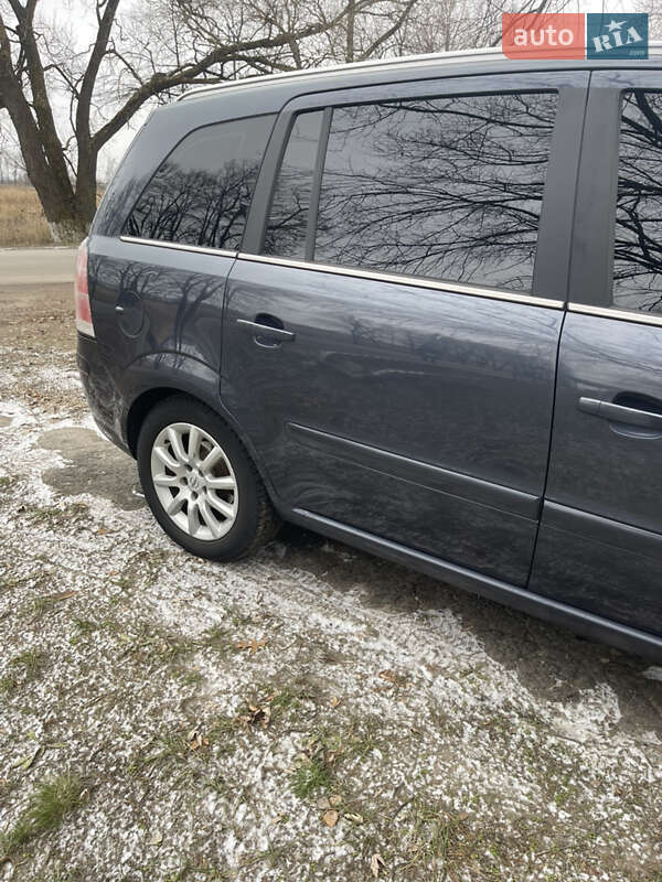Минивэн Opel Zafira 2007 в Конотопе