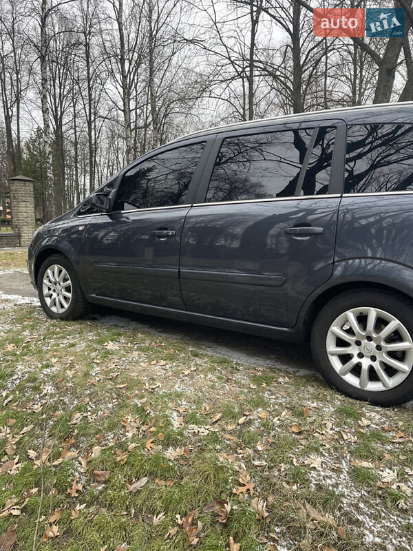 Минивэн Opel Zafira 2007 в Конотопе