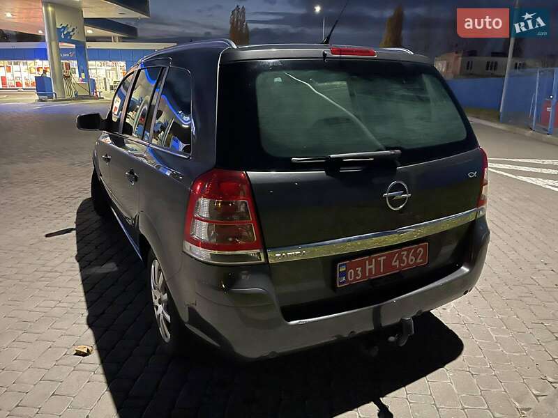 Минивэн Opel Zafira 2010 в Белой Церкви