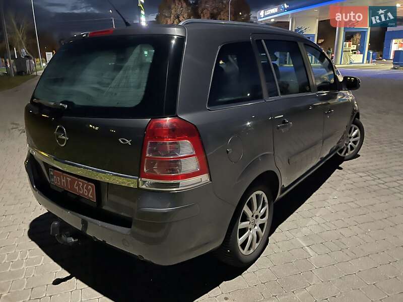 Минивэн Opel Zafira 2010 в Белой Церкви