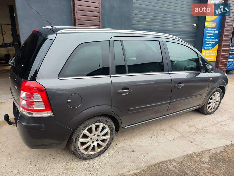 Минивэн Opel Zafira 2010 в Белой Церкви