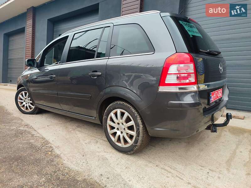 Минивэн Opel Zafira 2010 в Белой Церкви