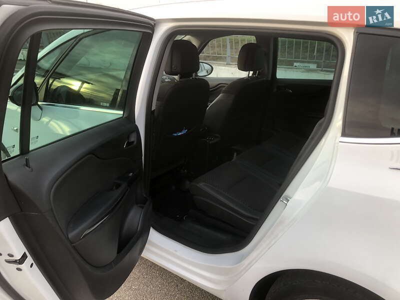 Минивэн Opel Zafira 2017 в Киеве