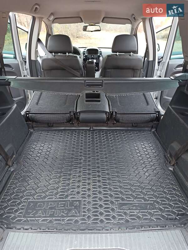 Минивэн Opel Zafira 2011 в Варве