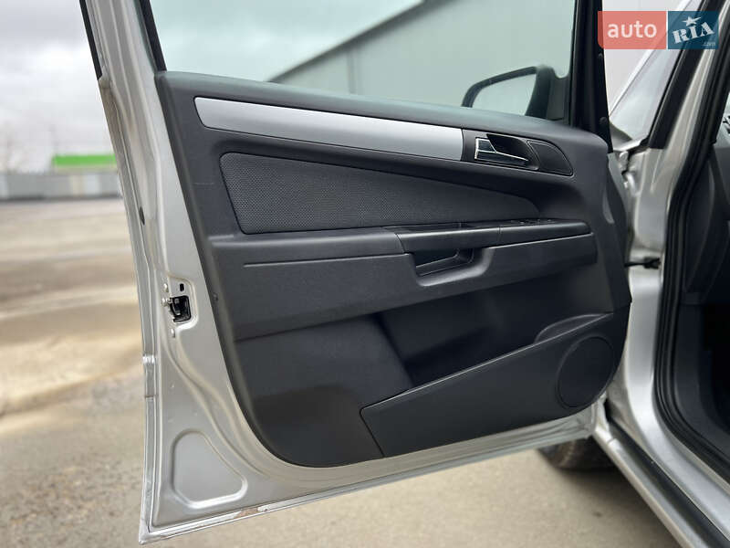 Минивэн Opel Zafira 2007 в Виннице