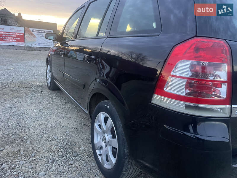 Минивэн Opel Zafira 2008 в Калуше