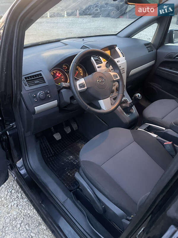 Минивэн Opel Zafira 2008 в Калуше