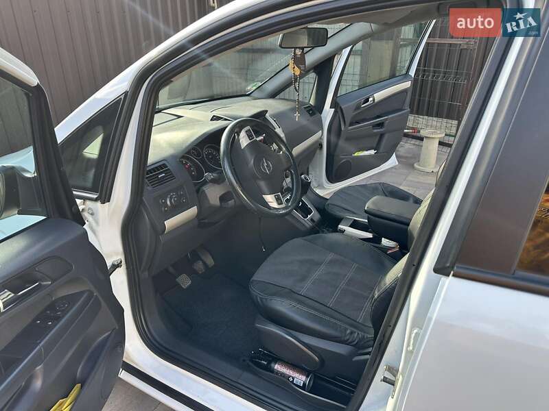 Минивэн Opel Zafira 2008 в Гостомеле
