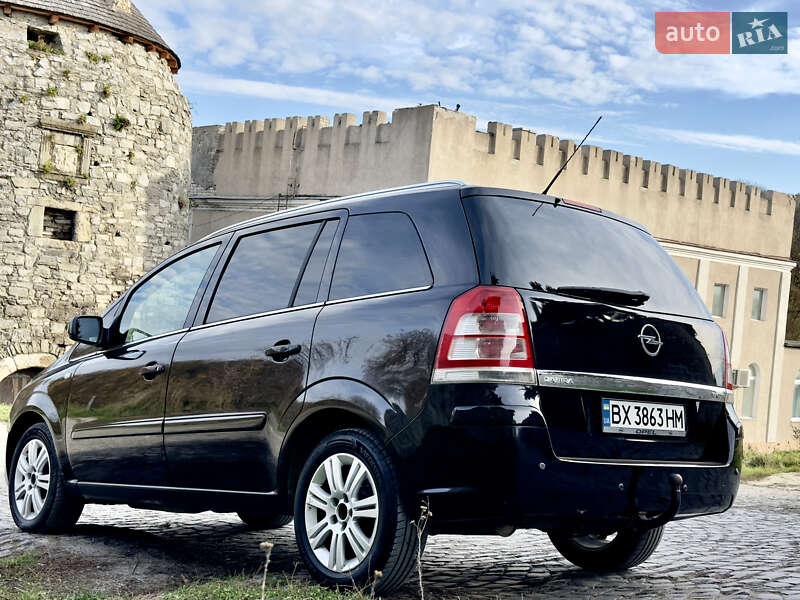 Минивэн Opel Zafira 2009 в Каменец-Подольском