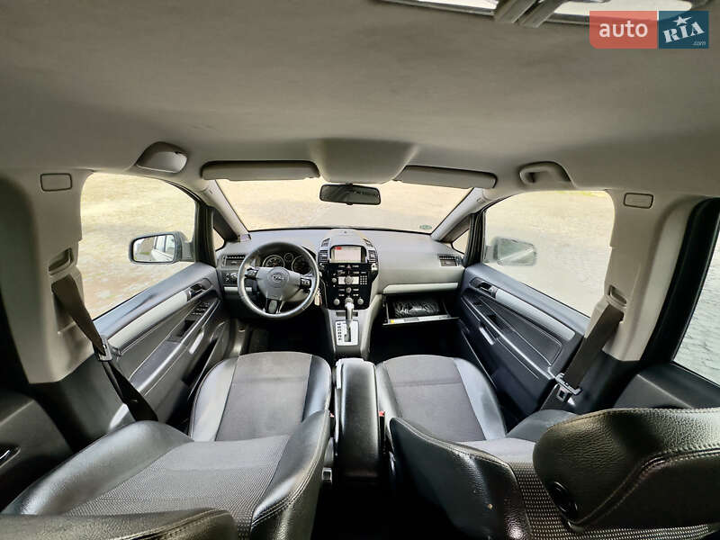 Минивэн Opel Zafira 2009 в Каменец-Подольском