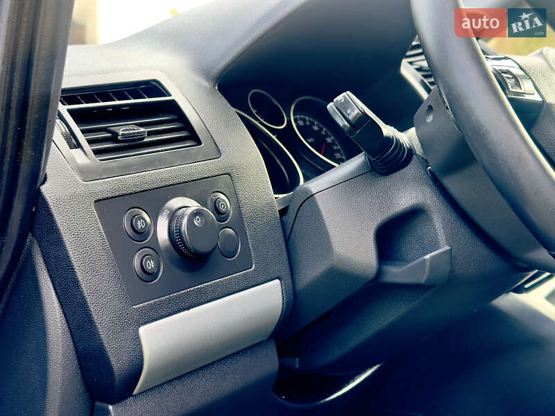 Минивэн Opel Zafira 2009 в Каменец-Подольском