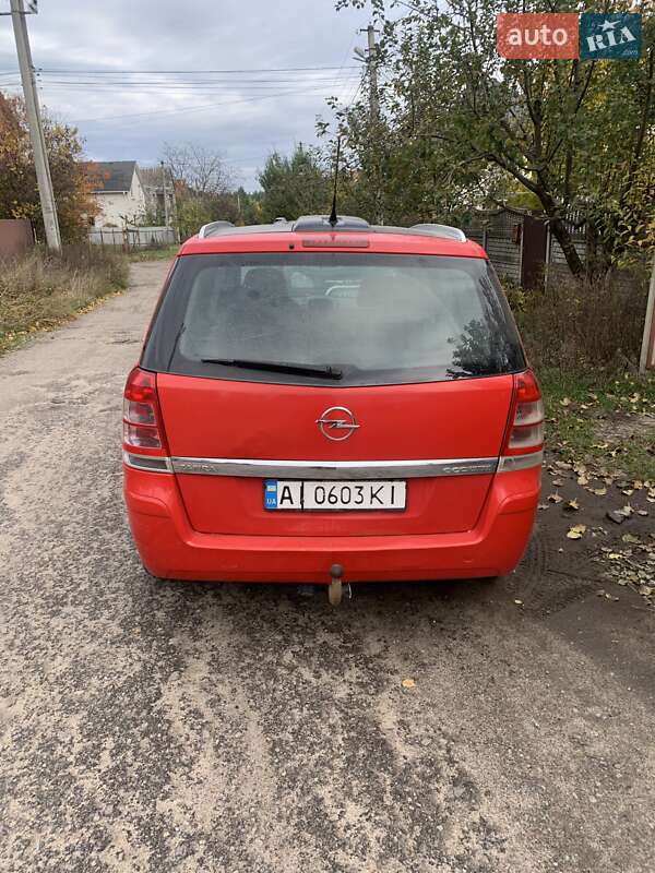 Минивэн Opel Zafira 2009 в Киеве