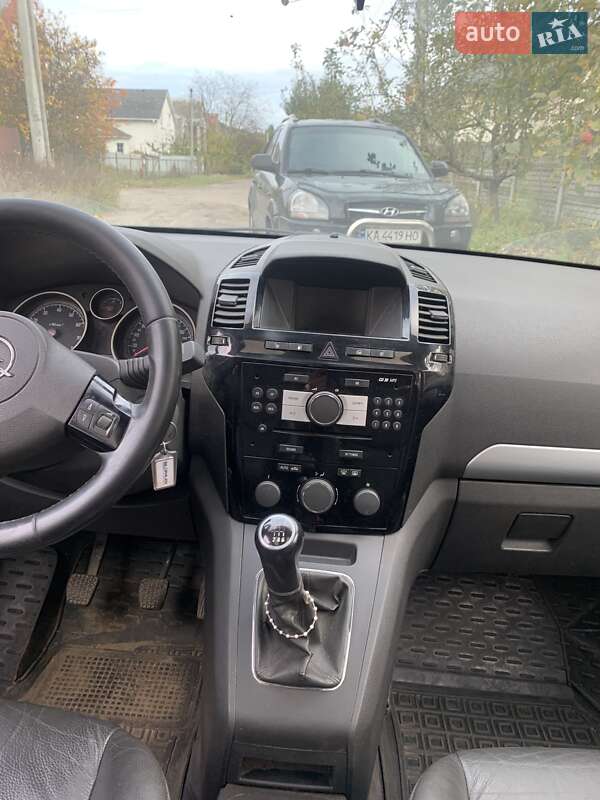 Минивэн Opel Zafira 2009 в Киеве