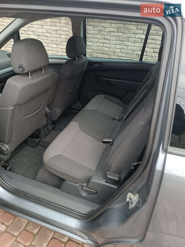 Минивэн Opel Zafira 2008 в Калуше