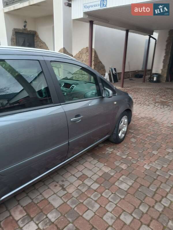 Минивэн Opel Zafira 2008 в Калуше