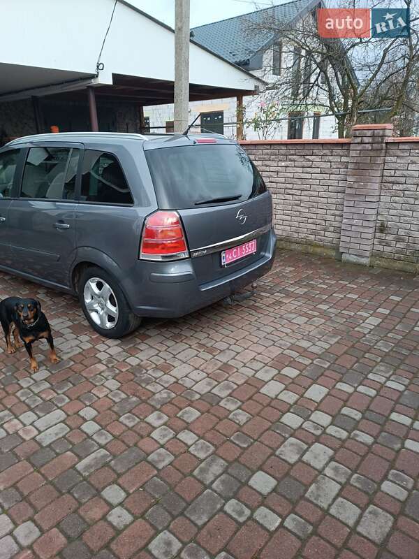 Минивэн Opel Zafira 2008 в Калуше