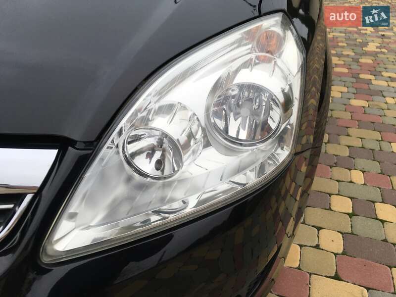 Минивэн Opel Zafira 2009 в Харькове