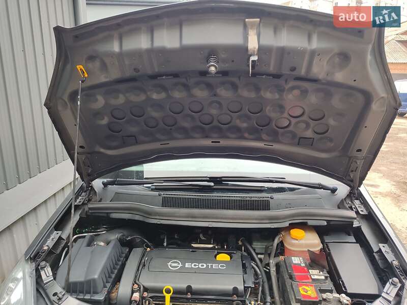 Минивэн Opel Zafira 2010 в Белой Церкви