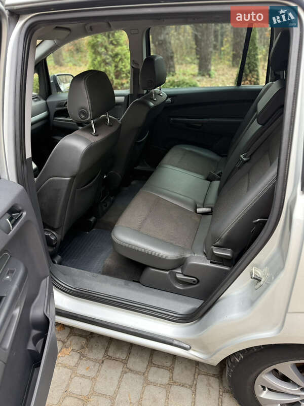 Минивэн Opel Zafira 2010 в Львове