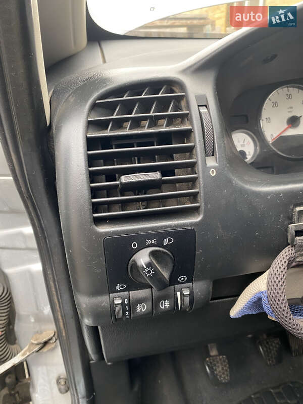 Минивэн Opel Zafira 2005 в Кривом Роге