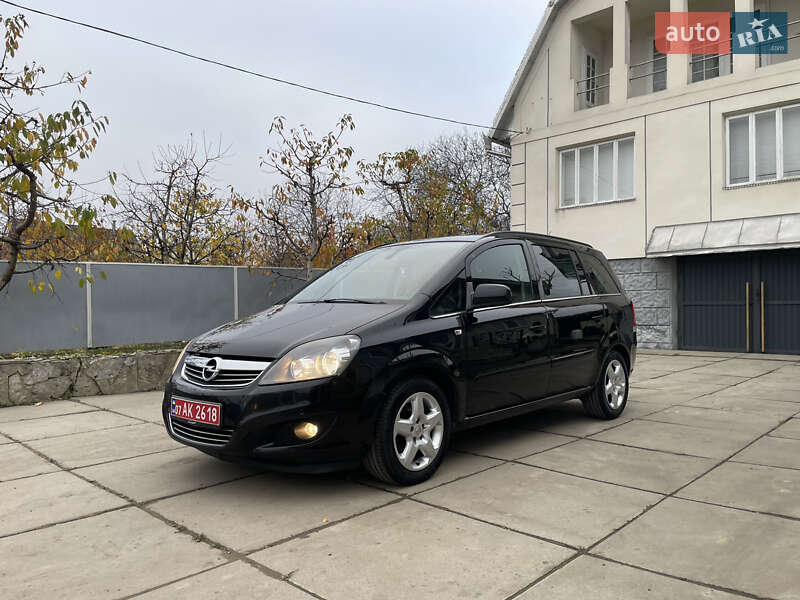 Мінівен Opel Zafira 2011 в Хотині
