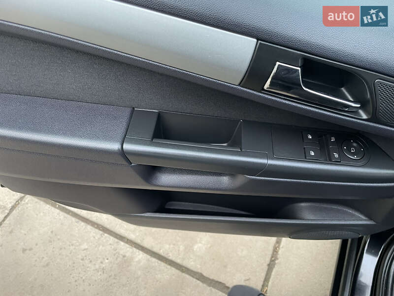 Мінівен Opel Zafira 2011 в Хотині