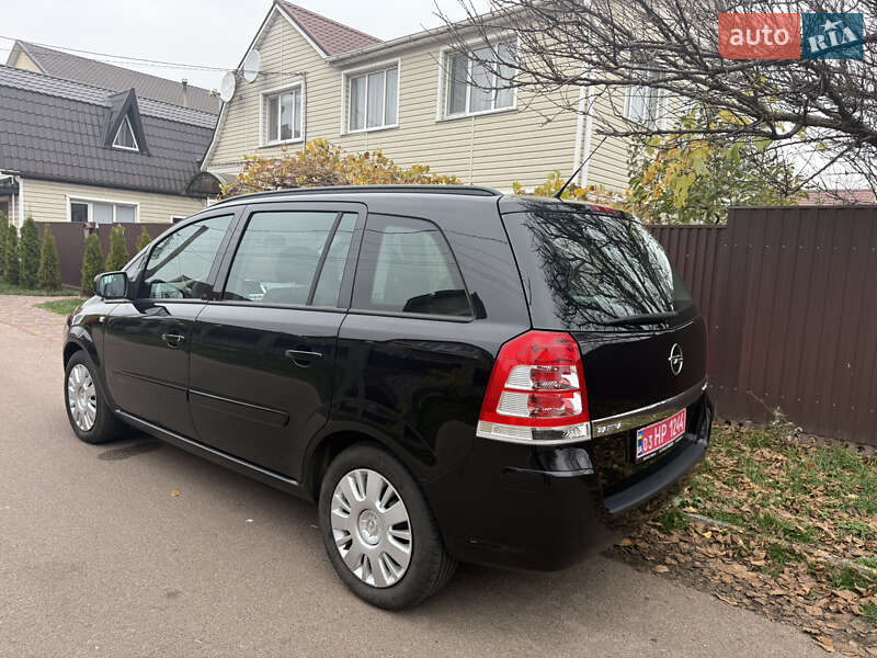 Минивэн Opel Zafira 2010 в Борисполе