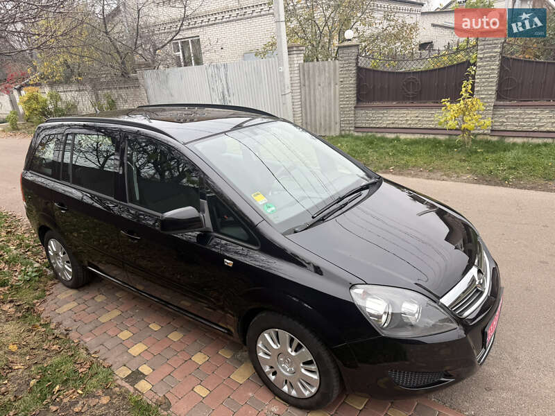 Минивэн Opel Zafira 2010 в Борисполе