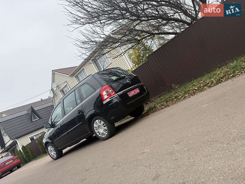 Минивэн Opel Zafira 2010 в Борисполе
