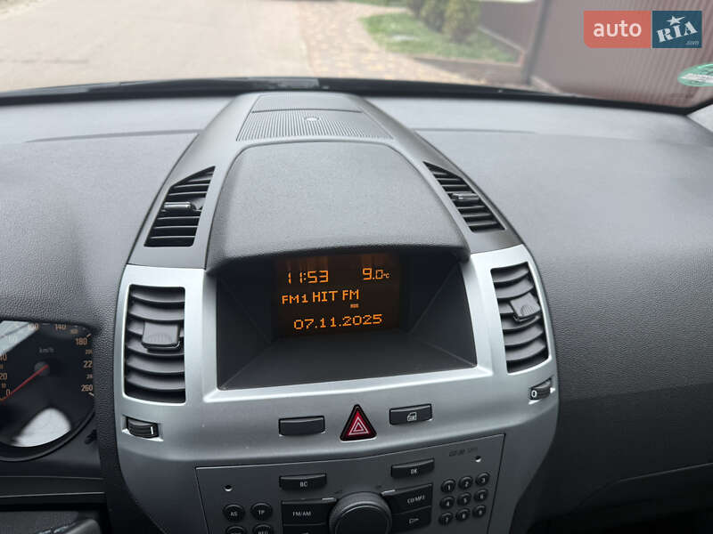 Минивэн Opel Zafira 2010 в Борисполе