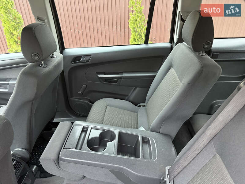 Минивэн Opel Zafira 2010 в Борисполе