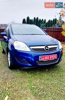 Минивэн Opel Zafira 2009 в Ровно
