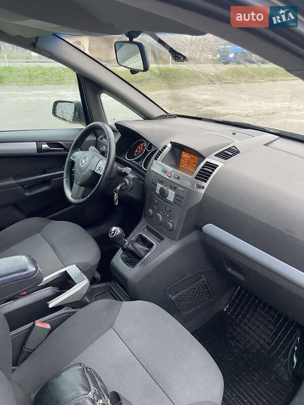 Минивэн Opel Zafira 2007 в Обухове фото 3 Минивэн Opel Zafira 2007 в Обухове