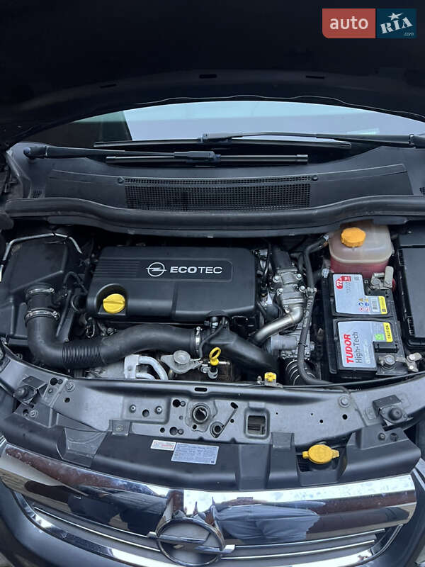 Минивэн Opel Zafira 2011 в Львове